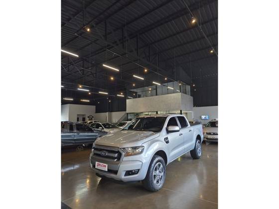 FORD RANGER 2.2 XLS 4X4 CD 16V DIESEL 4P MANUAL FORD RANGER 2.2 XLS 4X4 CD 16V DIESEL 4P MANUAL